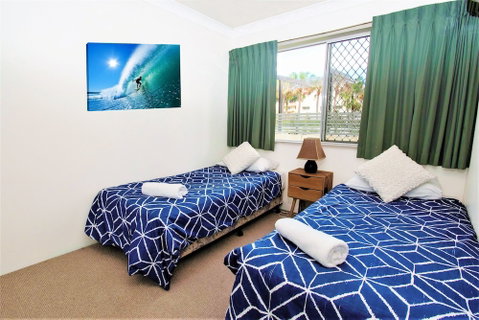 Key Largo Apartments - Accommodation Gladstone 5