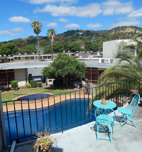 Jacksons Motor Inn - Accommodation Gladstone 0