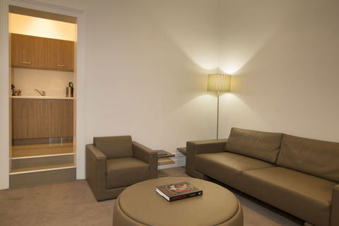 The Ikon Hotel - Accommodation Gladstone 3
