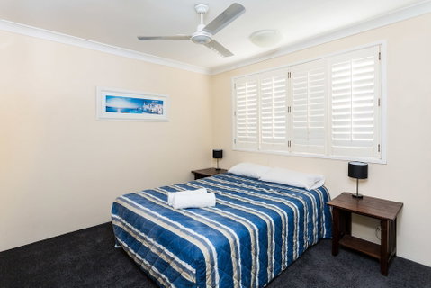 Burleigh Point Holiday Apartments - Accommodation Gladstone 3
