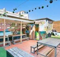 Funk House Backpackers - Accommodation Gladstone