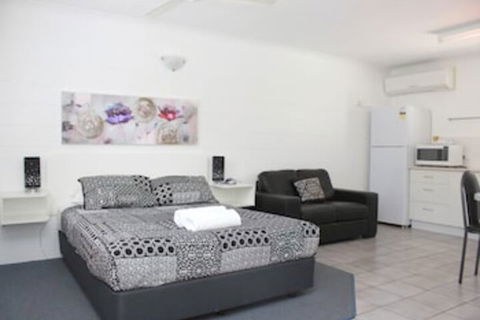 Townsville Holiday Apartments - Accommodation Gladstone 6