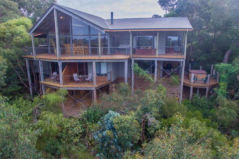 HideAway Haven - Accommodation Gladstone 0