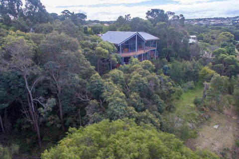 HideAway Haven - Accommodation Gladstone 1