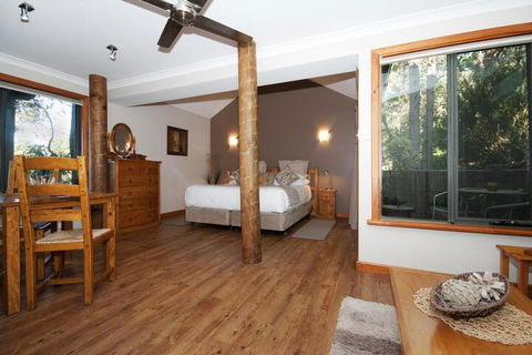 HideAway Haven - Accommodation Gladstone 4