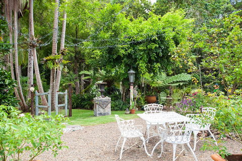 Noosa Valley Manor B&B Retreat - Accommodation Gladstone 0