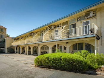 Canberra Short Term And Holiday Accommodation - Accommodation Gladstone 1