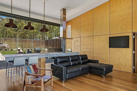 The Longhouse Suite 2 - Accommodation Gladstone 7