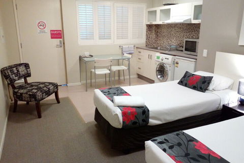 Brisbane Street Studios - Accommodation Gladstone 5