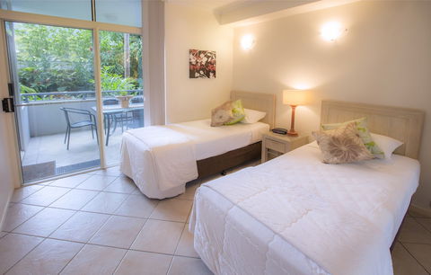 Oasis At Palm Cove - Accommodation Gladstone 6