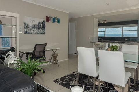 Pacific Plaza Apartments - Accommodation Gladstone 7