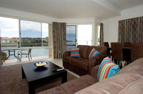 Anchorage Holiday Apartments - Accommodation Gladstone 0