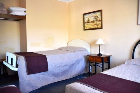 Avoca Cottages - Accommodation Gladstone 5