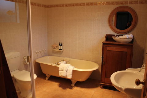 Boathouse - Birks River Retreat - Birks Harbour - Accommodation Gladstone 4