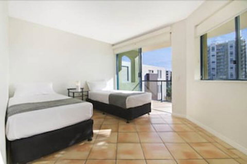 La Promenade - Accommodation Gladstone 6
