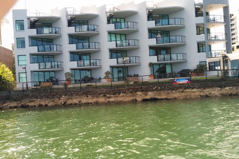 La Promenade - Accommodation Gladstone 1