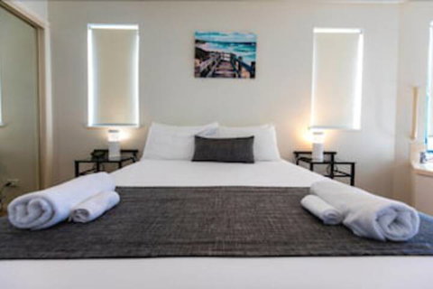 La Promenade - Accommodation Gladstone 5