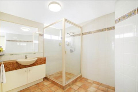 La Promenade - Accommodation Gladstone 7