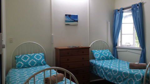Arcadia Beach Guest House - Accommodation Gladstone 5