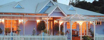 Lanterns Retreat - Accommodation Gladstone 0