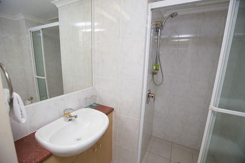 Springwood Tower Apartment Hotel - Accommodation Gladstone 3