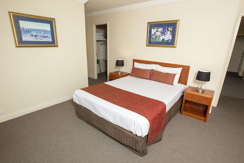 Springwood Tower Apartment Hotel - Accommodation Gladstone 5
