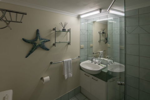 Centrepoint Holiday Apartments - Accommodation Gladstone 3