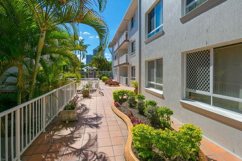 Bay Lodge Apartments - Accommodation Gladstone 1