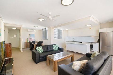 Direct Hotels â€“ Dalgety Apartments - Accommodation Gladstone 7