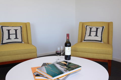H Boutique Hotel - Accommodation Gladstone 2