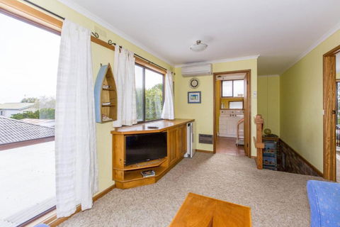 HOLIDAY On NAUTILUS INVERLOCH - Accommodation Gladstone 4