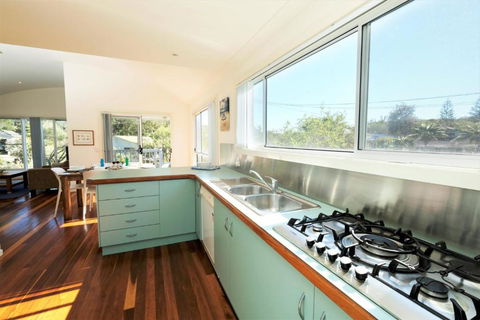 SPINNAKER 2 - Accommodation Gladstone 2