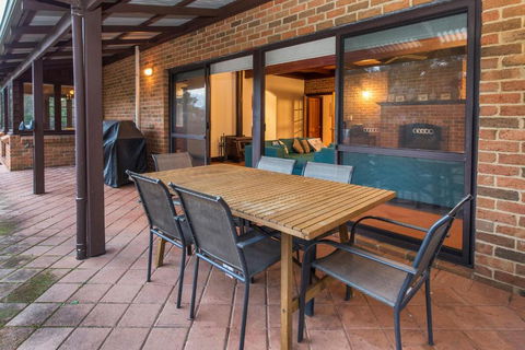A Hidden Bush Delight - Accommodation Gladstone 3