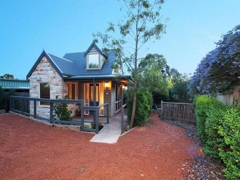 Two Truffles Cottages - Accommodation Gladstone 6