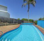 Relax at Lighthouse 4 Lighthouse Road - Accommodation Gladstone