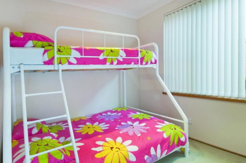 Cara Nobbys Beach 11 Wesley Avenue - Accommodation Gladstone 4