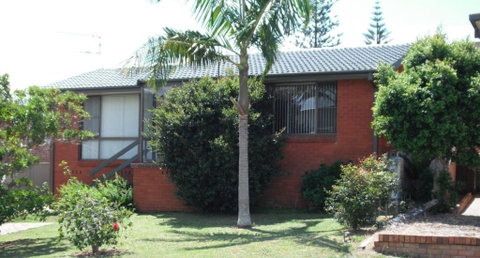 Cara Nobbys Beach 11 Wesley Avenue - Accommodation Gladstone 3