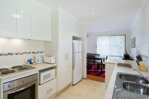 Cara Nobbys Beach 11 Wesley Avenue - Accommodation Gladstone 6