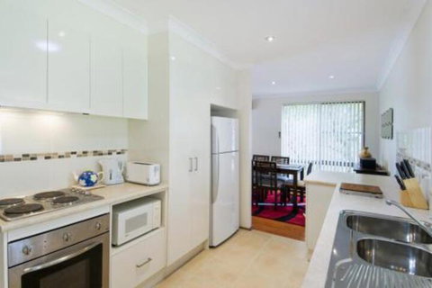 Cara Nobbys Beach 11 Wesley Avenue - Accommodation Gladstone 0