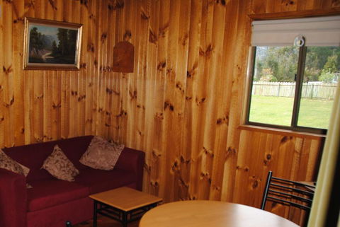 The Wombat Cottage - Accommodation Gladstone 2