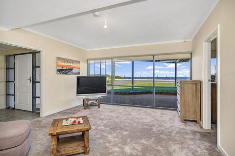 Sail Away - Accommodation Gladstone 3