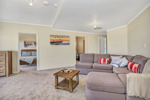 Sail Away - Accommodation Gladstone 5