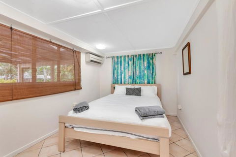 Edge Hill Holiday Home / Cairns - Accommodation Gladstone 5