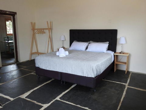 Cooks Cottage - Accommodation Gladstone 5