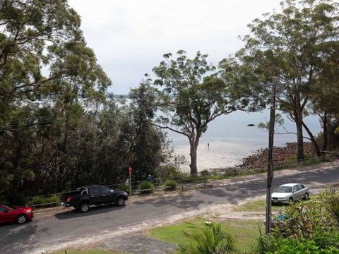 Baggies On Dutchies 9 Burbong Street Large House With Aircon Boat Parking & Waterviews - Accommodation Gladstone 1