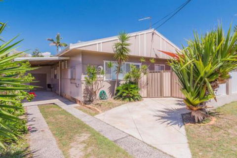 Yamba Daze Sunrise Pet Friendly - Accommodation Gladstone 3