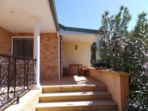 Colins Garden - Accommodation Gladstone 6