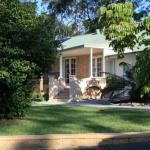 Colins Garden - Accommodation Gladstone 0