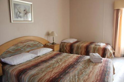 Golden Rivers Holiday Apartments - Accommodation Gladstone 6