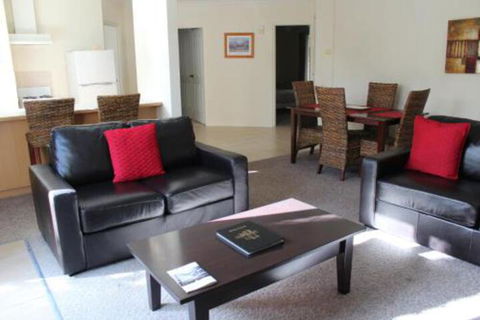 Golden Rivers Holiday Apartments - Accommodation Gladstone 7